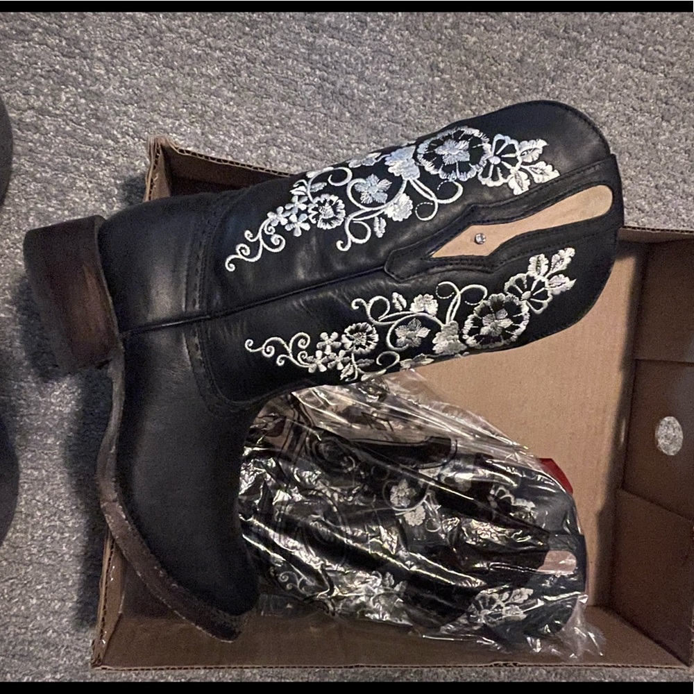 Black Floral Cowgirl Boots